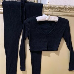 Fashion Nova, Classic Two Piece Cropped Set. Small
